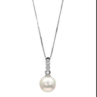White gold diamond and pearl drop pendant