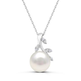 White gold pearl and diamond pendant